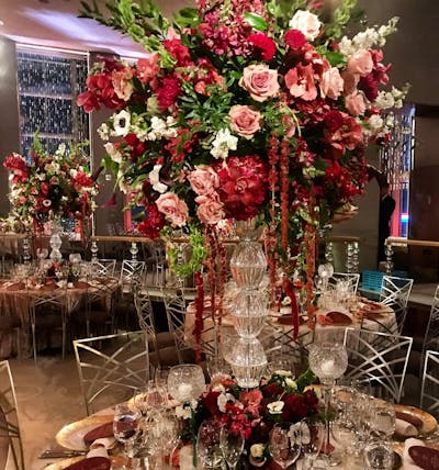 Pedestals Floral Decorators Garden City Park Ny Zola